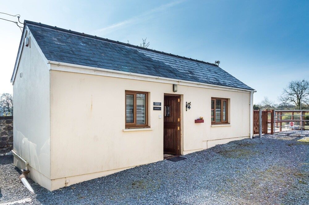 Primrose - 1 Bedroom Cottage - Llanteg 1