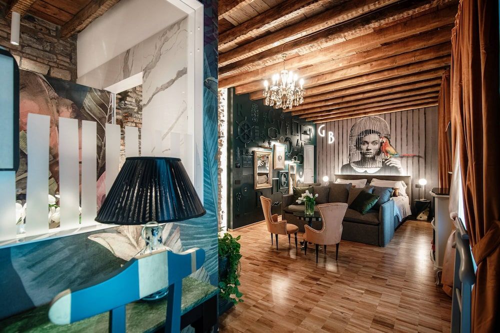 Aurum - Como Luxury Suites 2