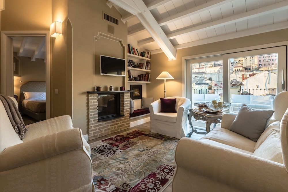 Palazzo Dessy Historic House 1