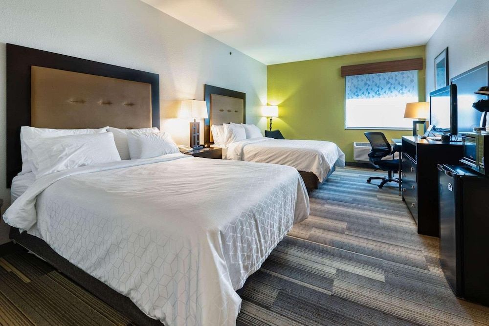 Country Inn & Suites by Radisson, South Haven, MI 2