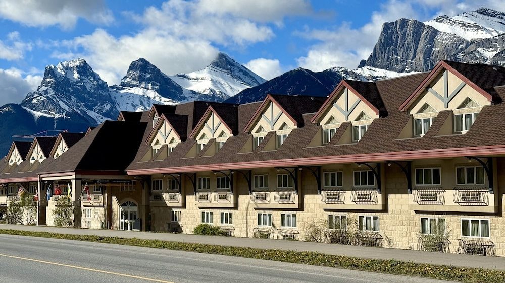 Canmore Inn & Suites 1