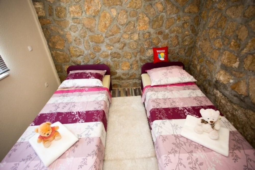 Apartment Any 2