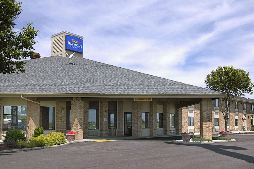 Baymont by Wyndham Tuscola 1