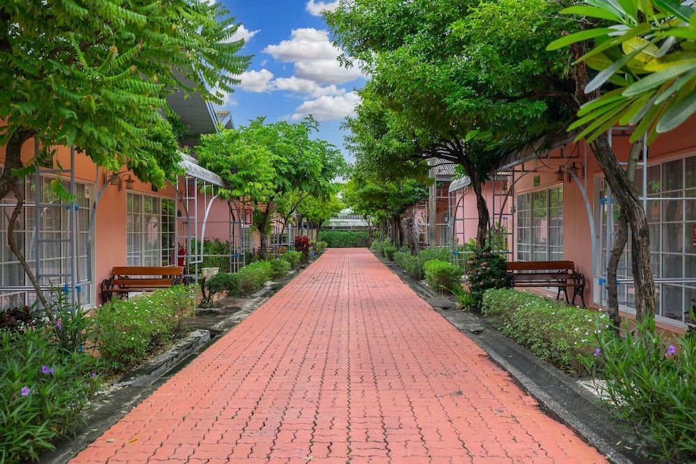 Bangkok Rama Hotel 1