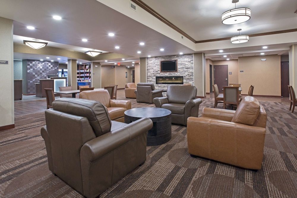 Best Western Plus Lincoln Inn & Suites 2