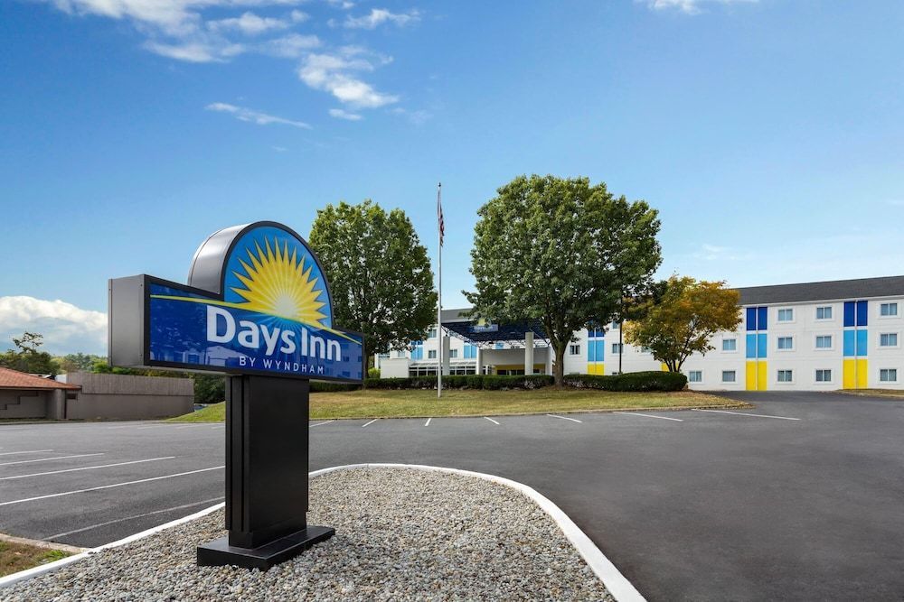 Days Inn by Wyndham Penn State 1