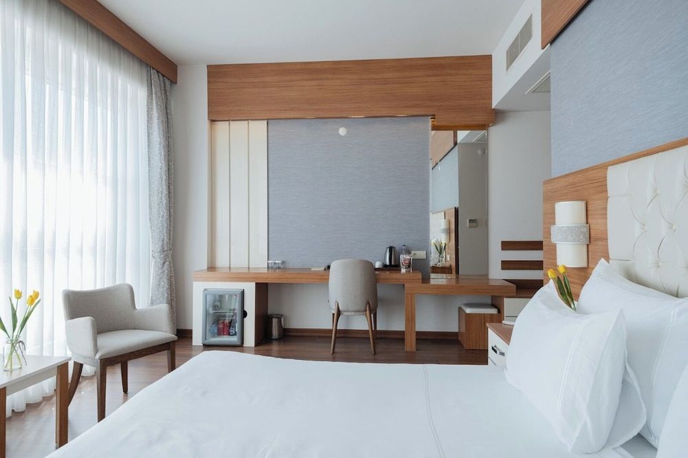 Parion Hotel 1