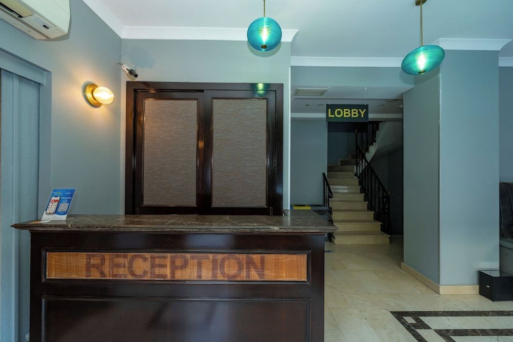 Raymond Blue Hotel 2