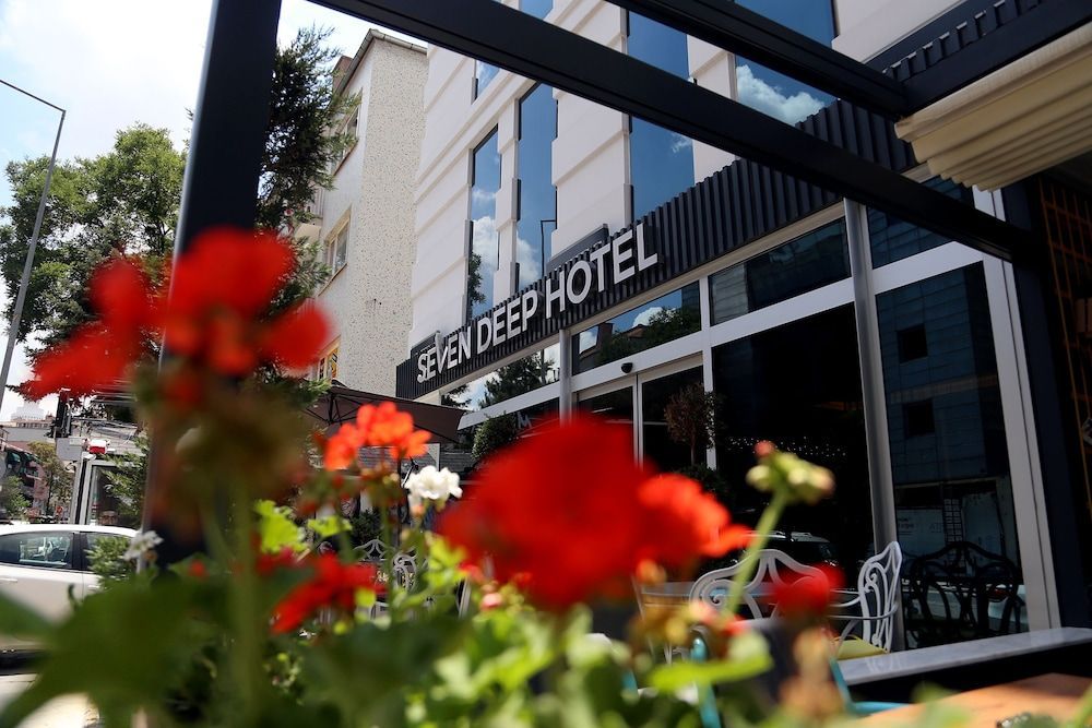 Seven Deep Hotel 1