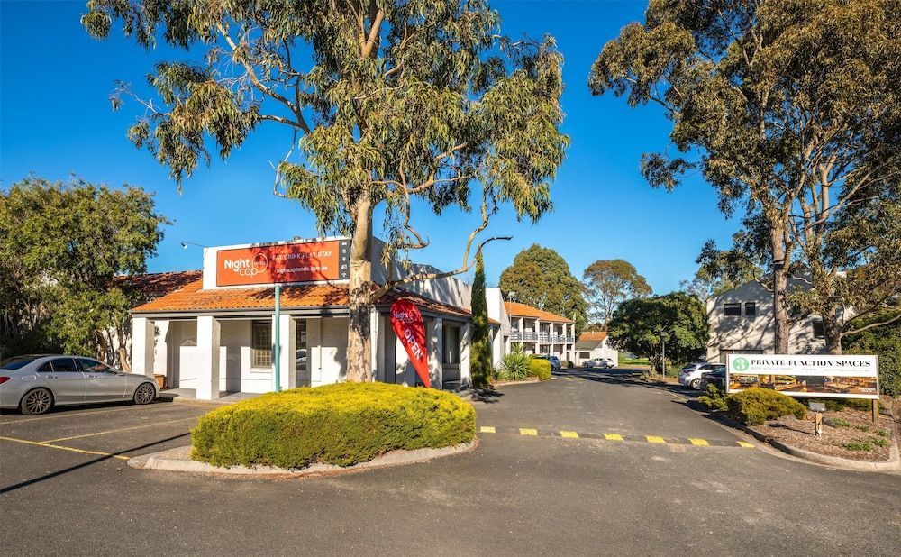 Nightcap at Ferntree Gully Hotel Motel 1