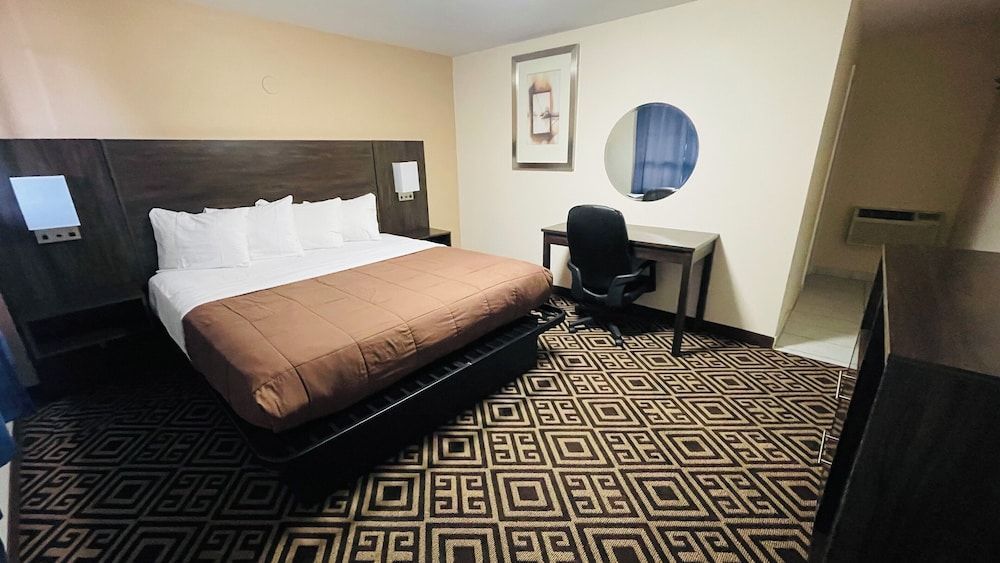 Falls Lodge & Suites 1