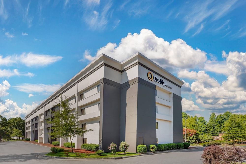 Quality Inn & Suites Raleigh Durham Airport 1