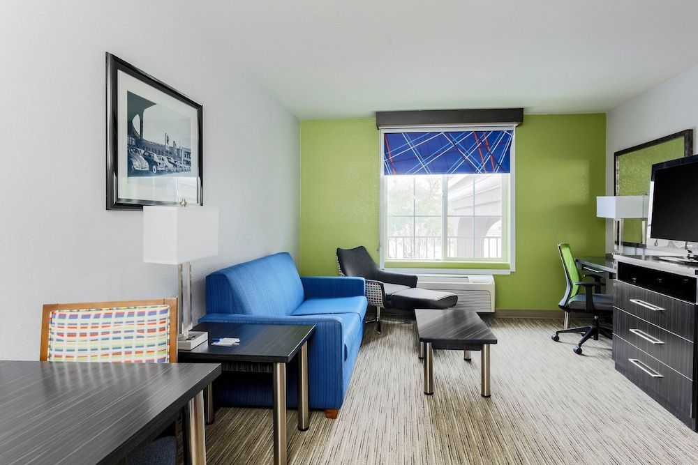 Holiday Inn Express LANCASTER by IHG 2