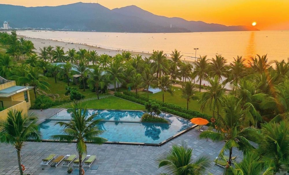 Temple Beach Resort 1