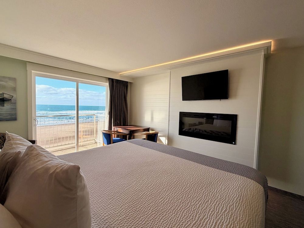 The Sandcastle Beachfront Hotel 1