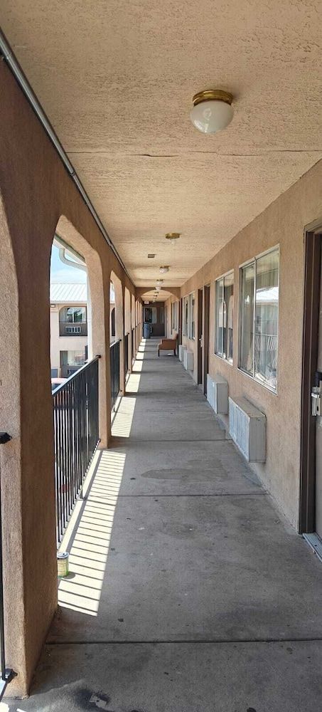 Albuquerque Inn Near Airport I 40 2