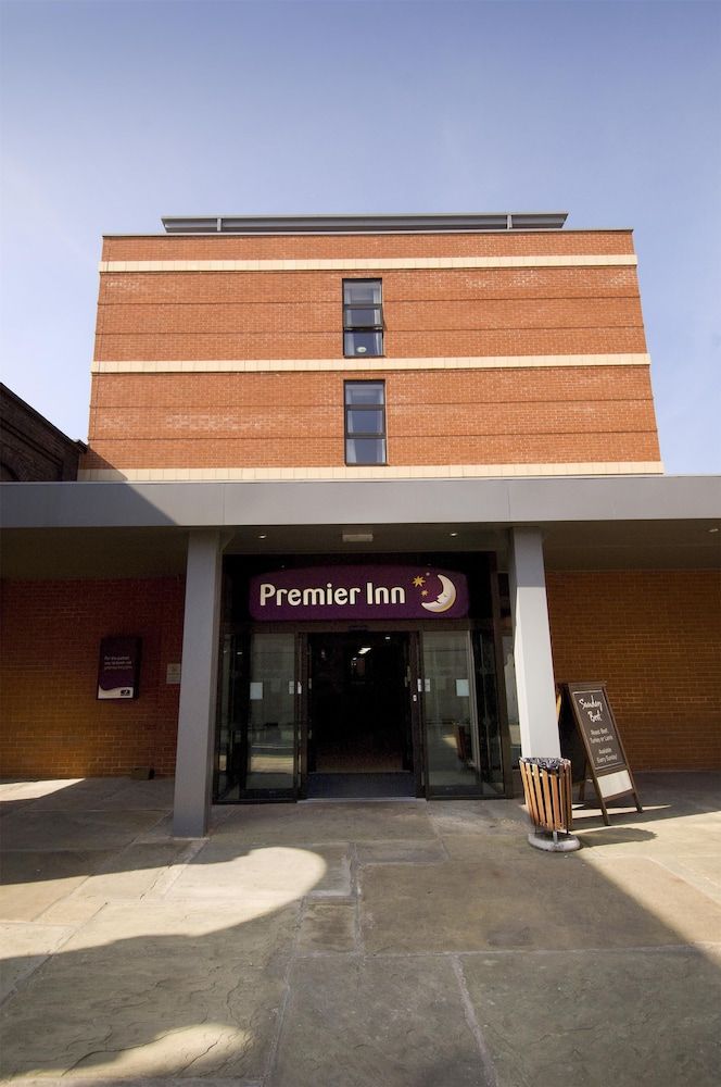 Premier Inn Wolverhampton City Centre 1
