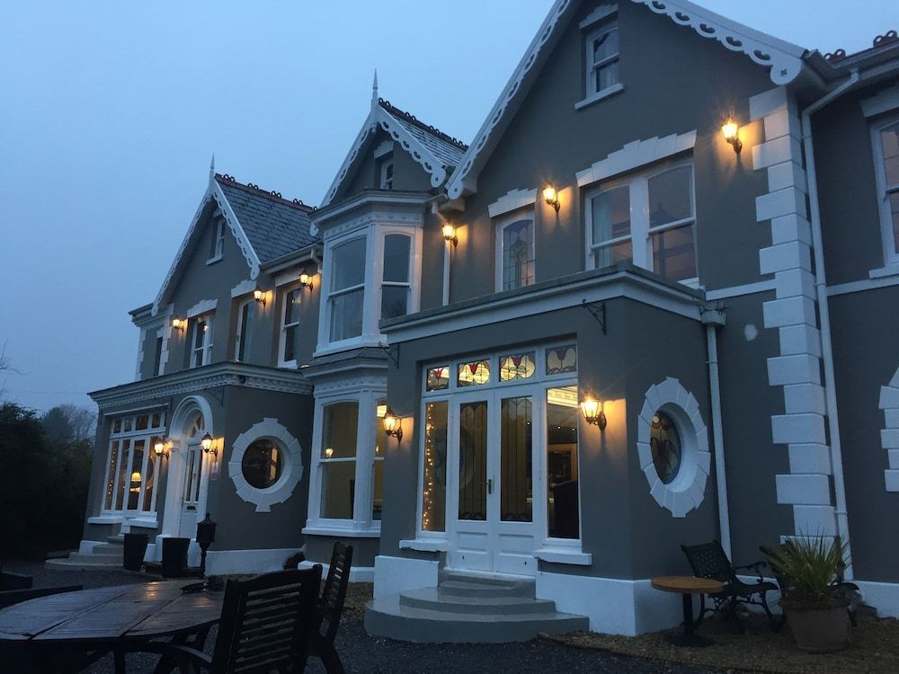 LLwyn Country House 1