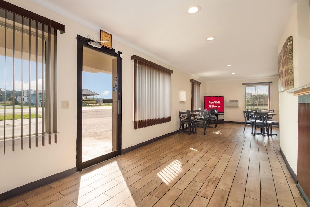 Red Roof Inn Santee 2