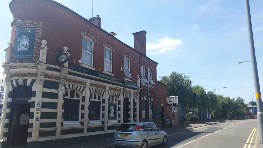 Shanahans B&B with Sports Bar 1