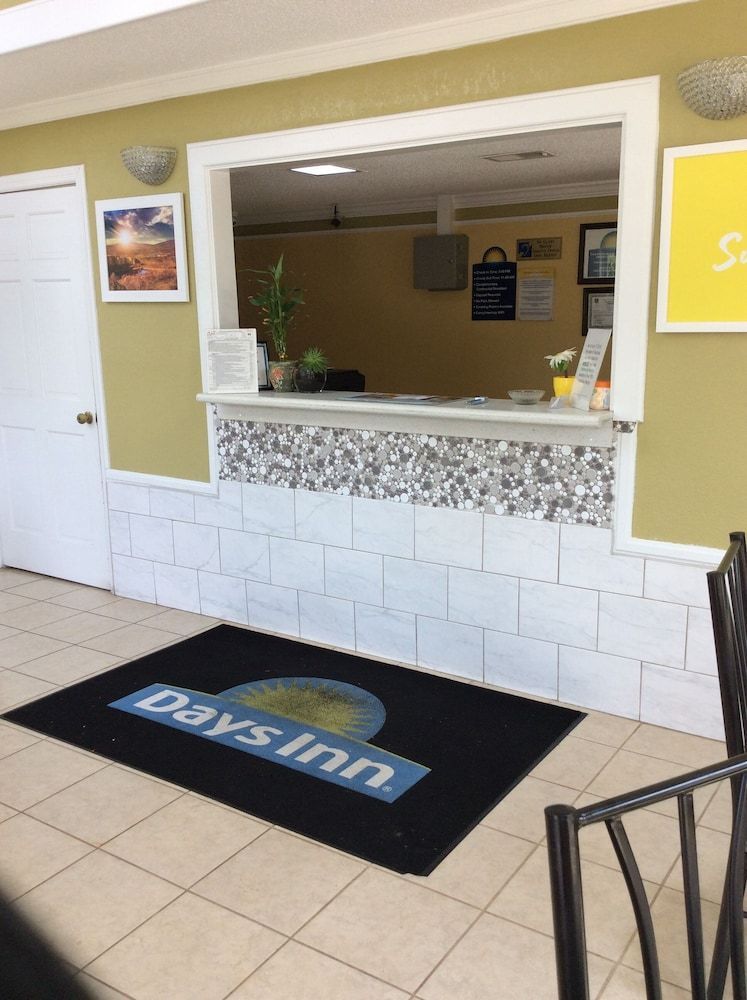 Days Inn by Wyndham Cornelia 2