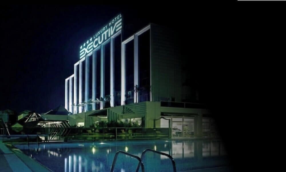 Executive Luxury Hotel 1