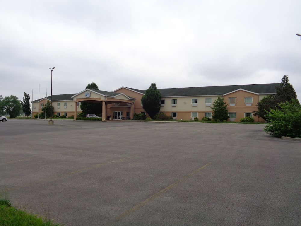 Fairgrounds Inn 1