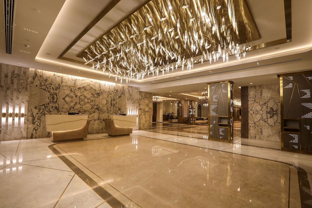 Radisson Blu Hotel & Suites GRT Chennai 2
