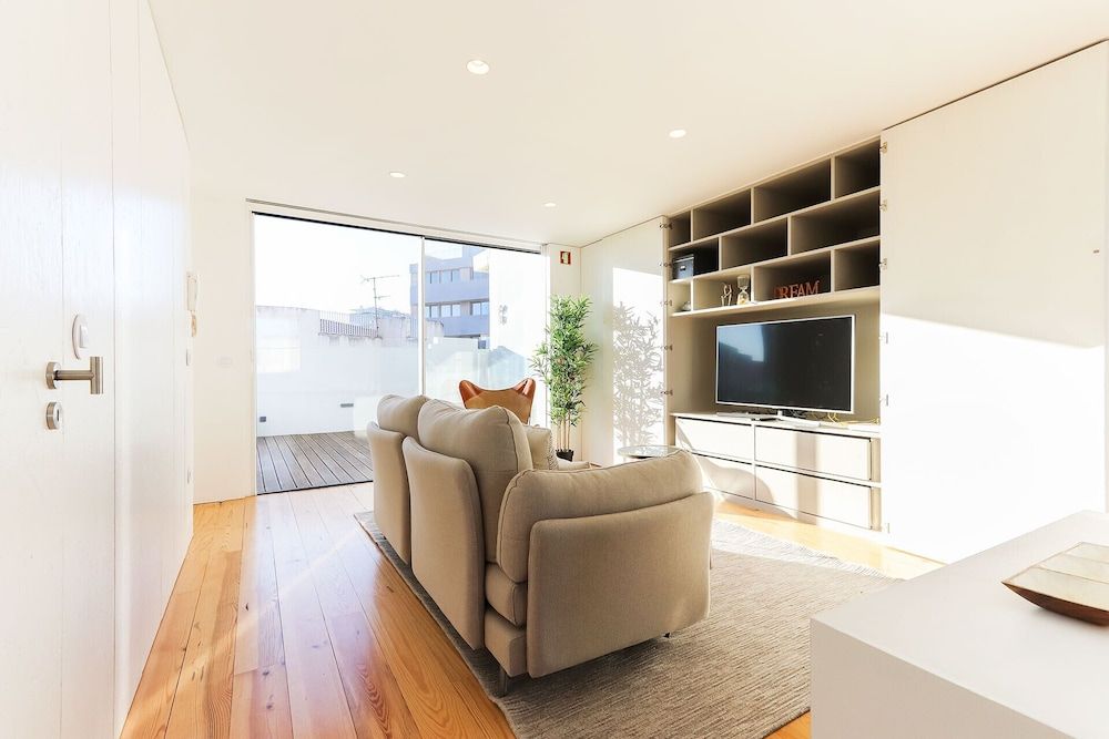 Marques de Pombal Duplex with Terrace by Homing 1