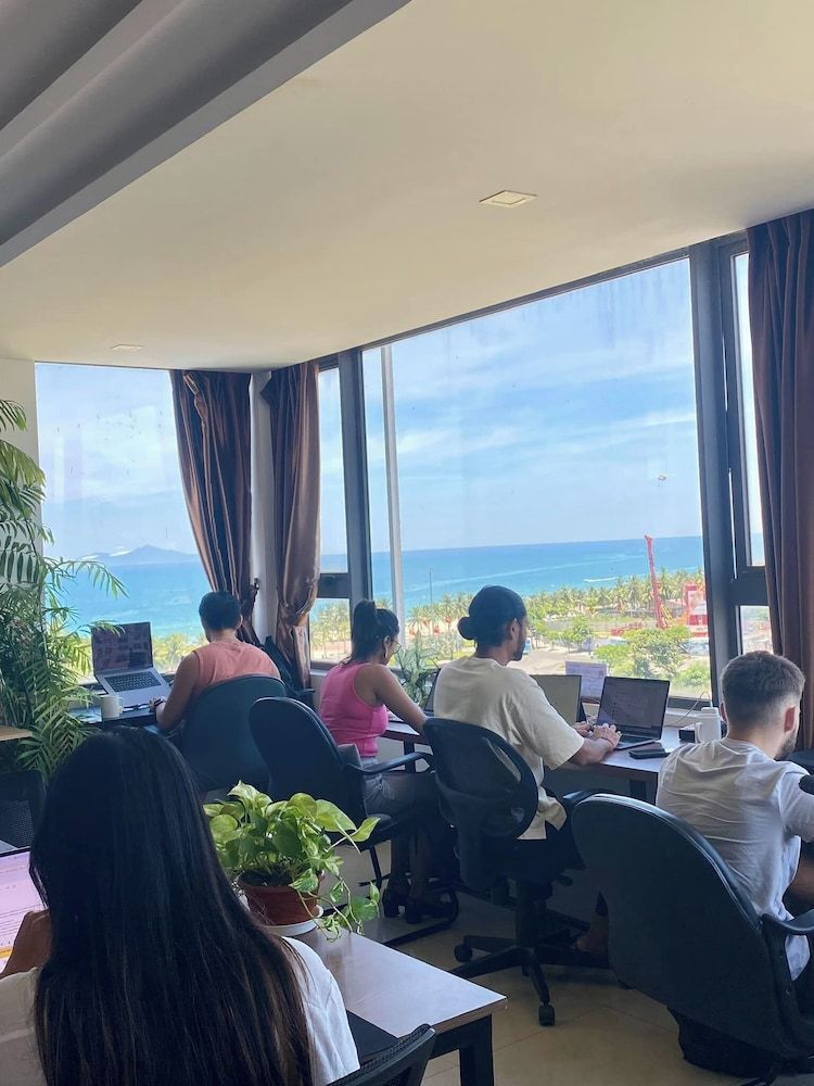 Waikiki Beach Hotel Da Nang 1