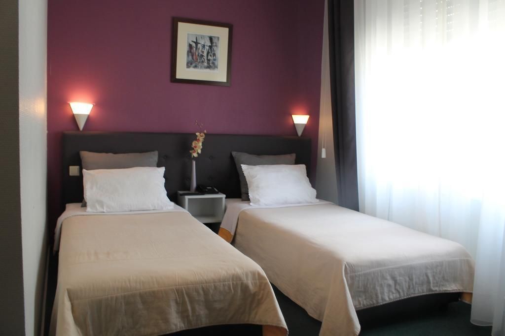 Yasha Hotel 1