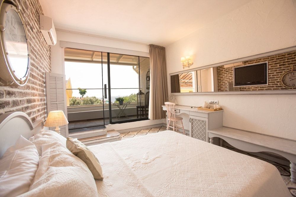 S3 Orange Exclusive Hotel 1