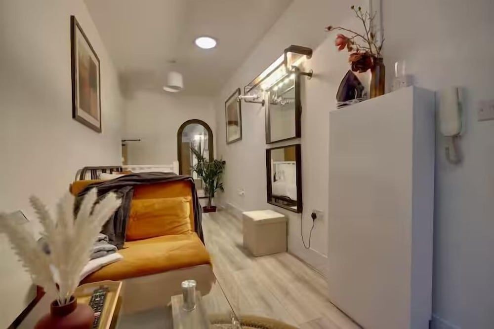 Stunning Compact Studio in Portsea 2