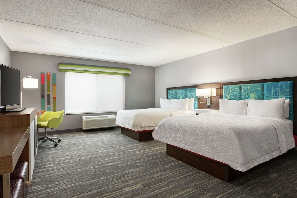 Hampton Inn by Hilton London 1