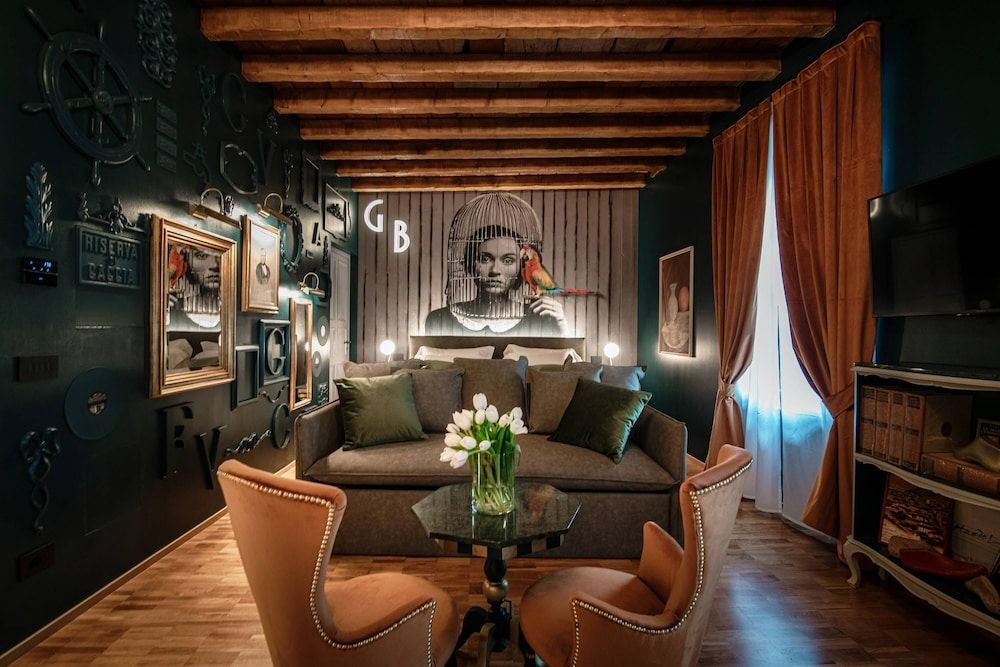 Aurum - Como Luxury Suites 1