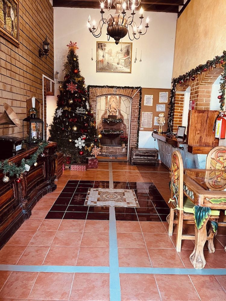 Hotel El Aguila, Villa del Carbón 2