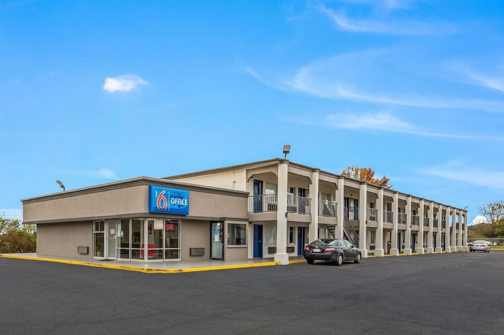 Motel 6 Tupelo, MS - Downtown 1