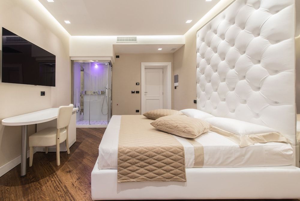 LUX Suites in Roma 2