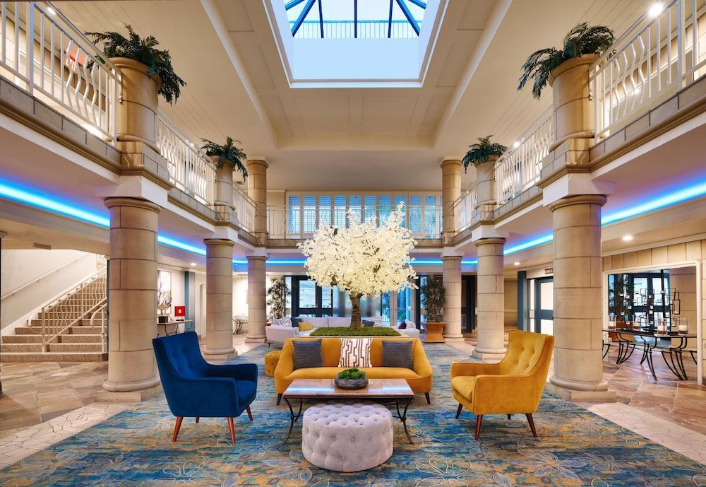 Atrium Hotel Orange County 2