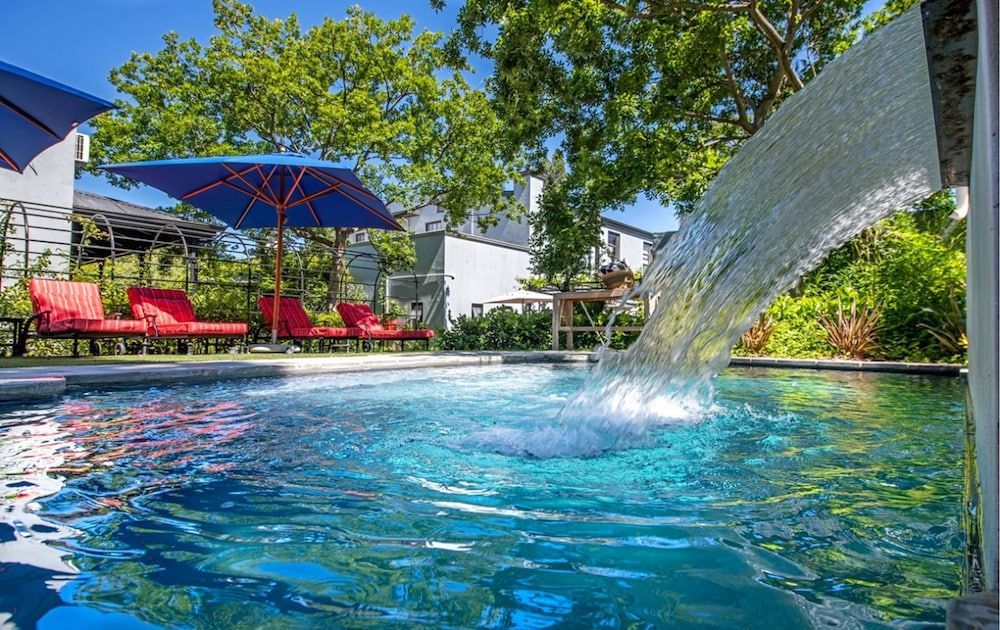 La Fontaine Boutique Hotel by The Oyster Collection 1