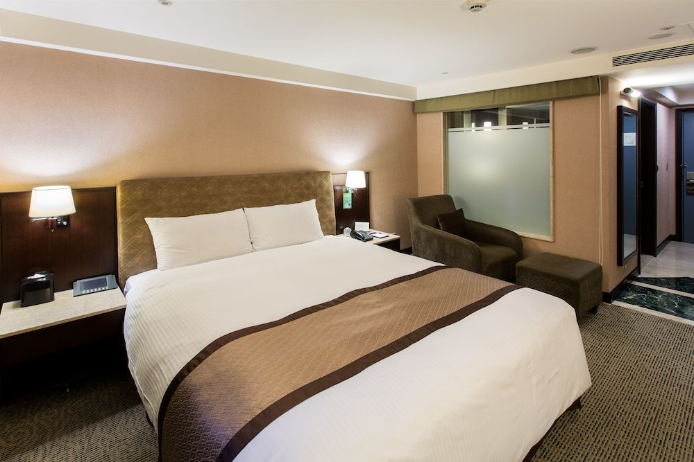 Grand Forward Hotel 1