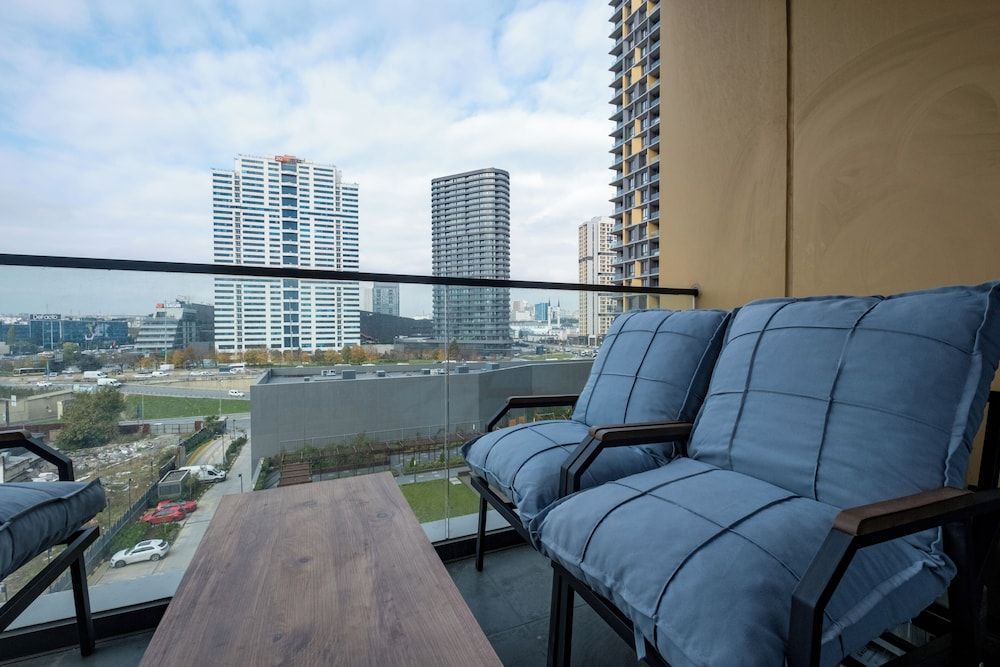 lUX RESIDENCE IN HIGH FLOOR 2