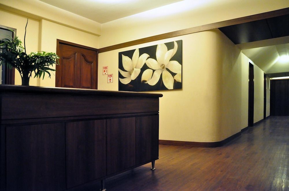 Abbott Hotel 2