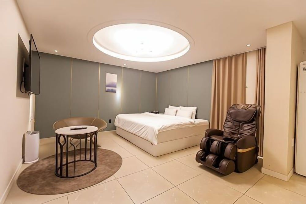 Hotel KNOX 1
