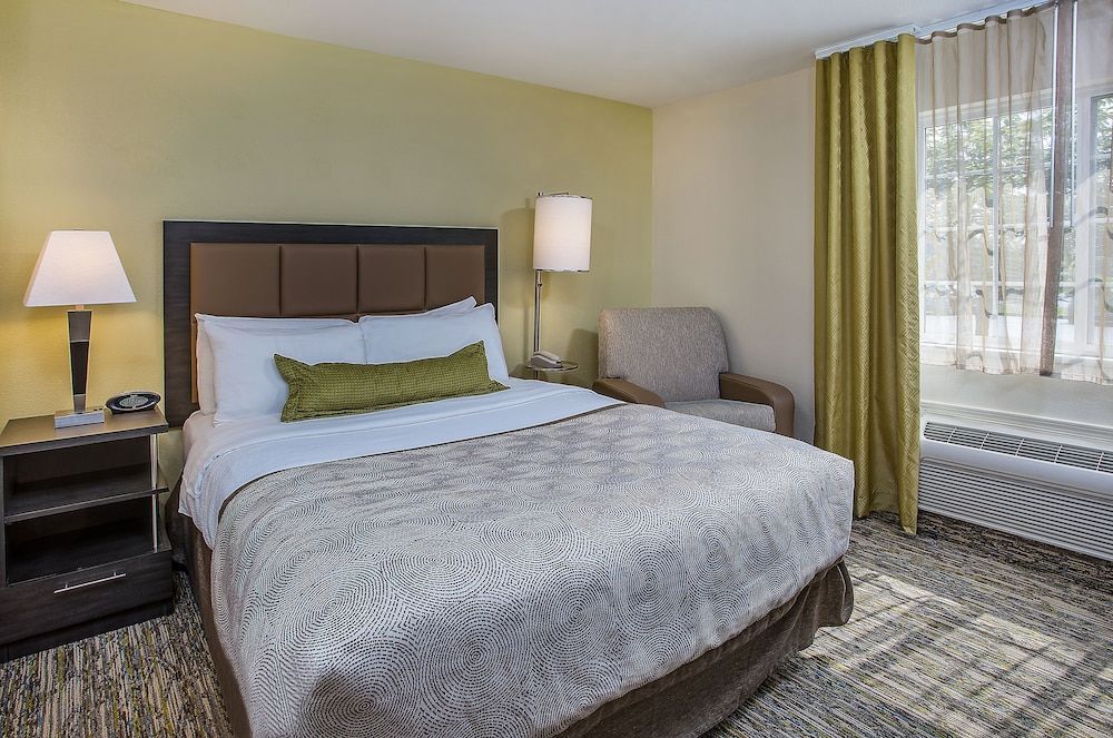 Candlewood Suites LOUISVILLE AIRPORT by IHG 2
