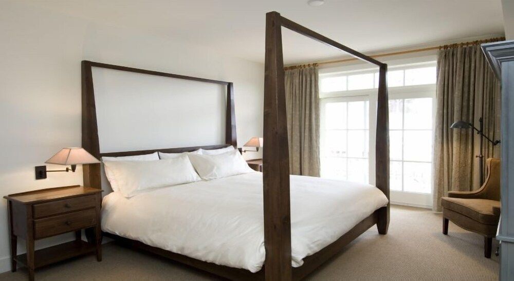 Clay Brook Hotel & Residences 1