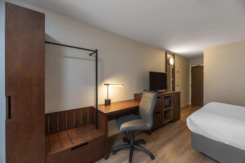 Comfort Inn Cambridge - Highway 401 2