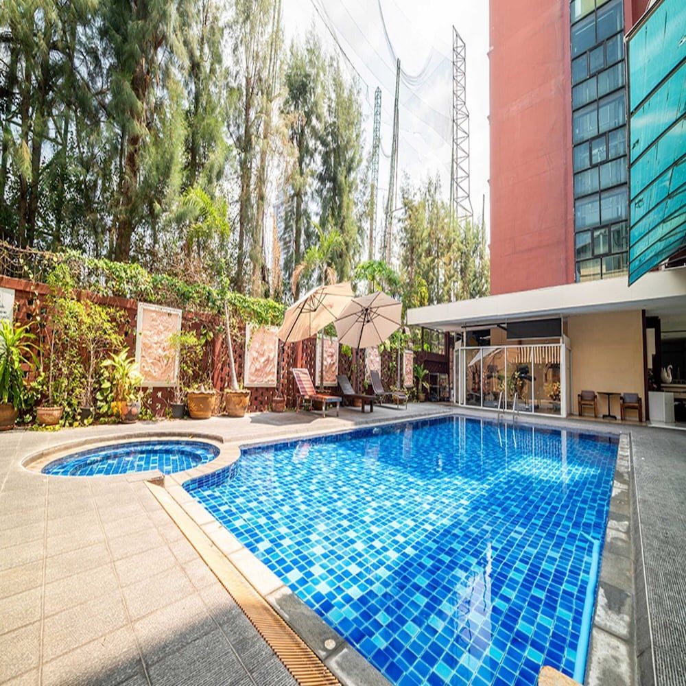 Dancenter Luxury Underwater World Pattaya 1
