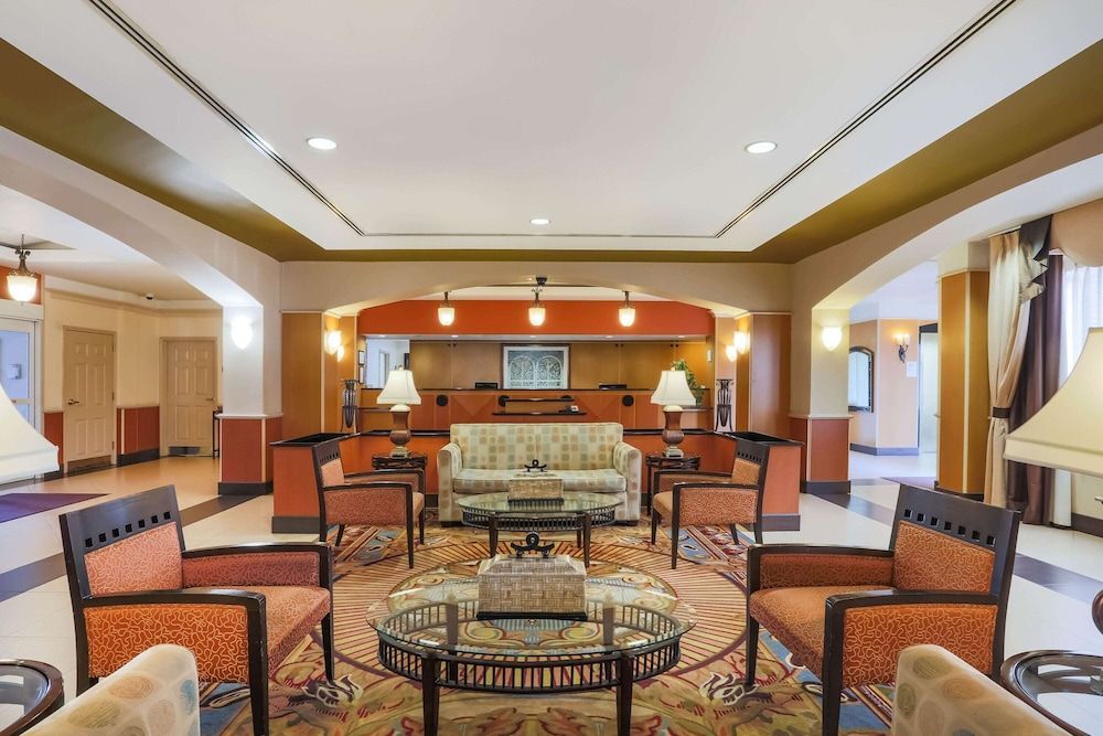 La Quinta by Wyndham Islip - MacArthur Airport 2