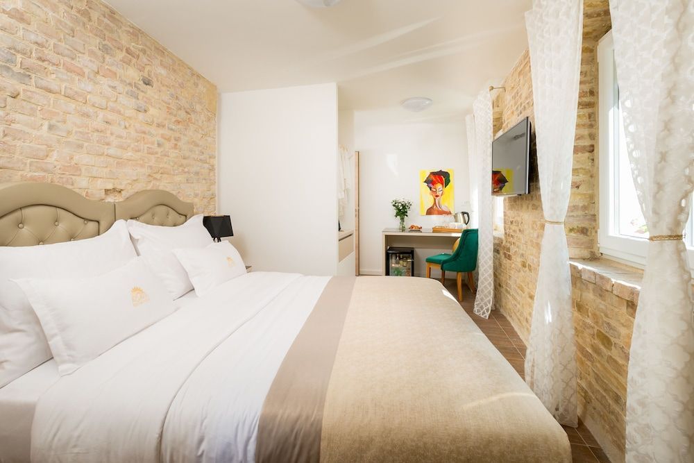 Agava Lux Rooms&Pool 2